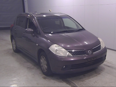 NISSAN TIIDA