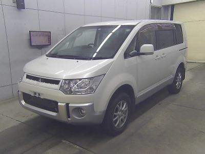 MITSUBISHI DELICA D:5