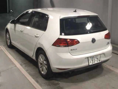 VOLKSWAGEN GOLF