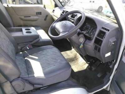 NISSAN VANETTE TRUCK