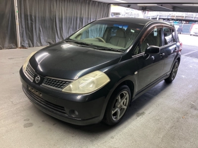 NISSAN TIIDA
