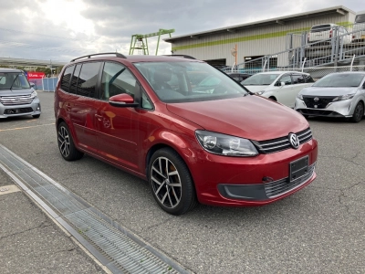 VOLKSWAGEN GOLF TOURAN
