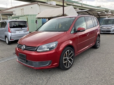 VOLKSWAGEN GOLF TOURAN