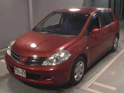 NISSAN TIIDA