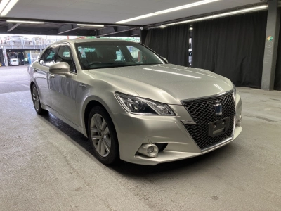TOYOTA CROWN HYBRID