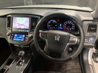 TOYOTA CROWN HYBRID
