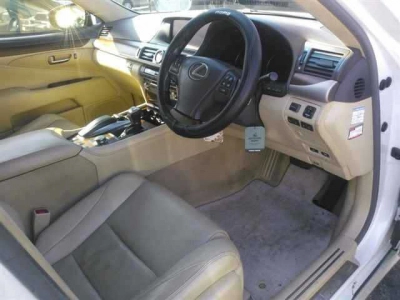 LEXUS LS