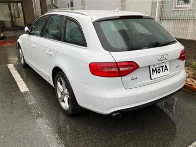 AUDI A4 AVANTE