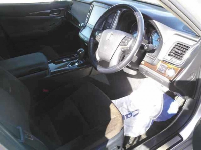 TOYOTA CROWN HYBRID