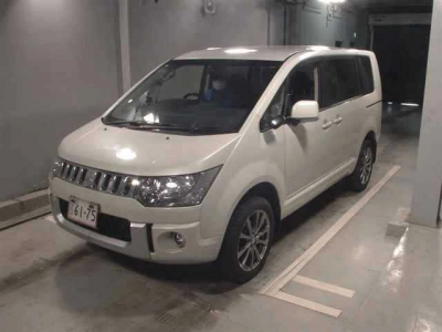MITSUBISHI DELICA D:5