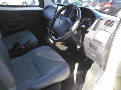 TOYOTA LITE ACE TRUCK