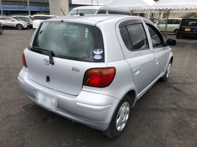 TOYOTA VITZ