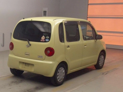 DAIHATSU MOVE LATTE