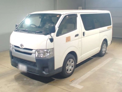 TOYOTA HIACE VAN