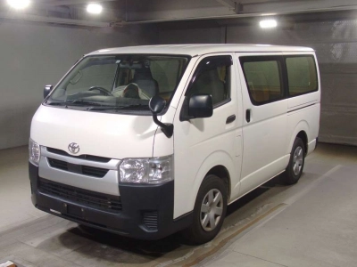 TOYOTA HIACE VAN