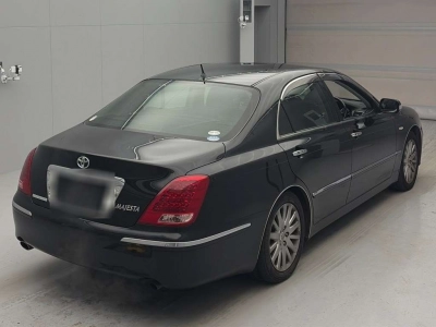 TOYOTA CROWN MAJESTA