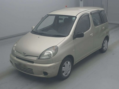 TOYOTA FUN CARGO