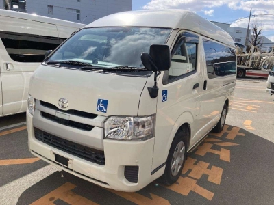 TOYOTA REGIUS VAN