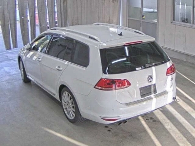 VOLKSWAGEN GOLF VARIANT