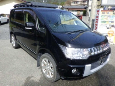 MITSUBISHI DELICA D:5