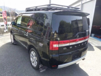 MITSUBISHI DELICA D:5