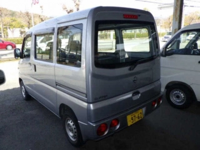 NISSAN CLIPPER VAN