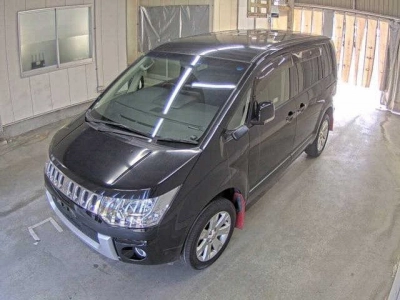 MITSUBISHI DELICA D:5