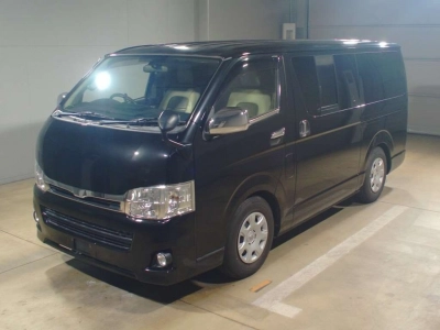 TOYOTA REGIUS VAN