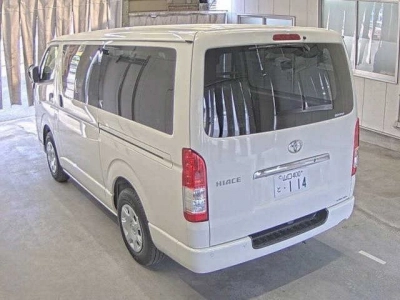 TOYOTA HIACE VAN