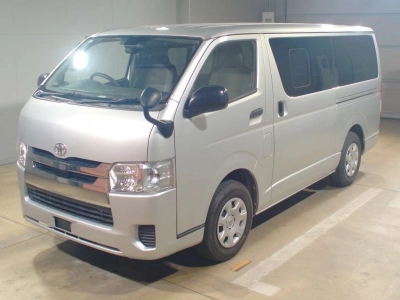 TOYOTA REGIUS VAN