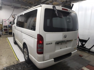 TOYOTA HIACE