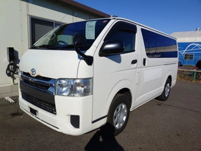 TOYOTA HIACE