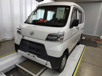 TOYOTA PIXIS VAN