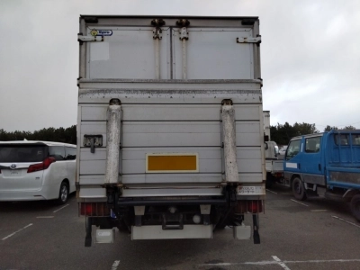 MITSUBISHI FUSO FIGHTER