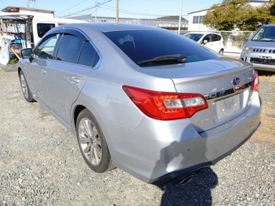 SUBARU LEGACY B4