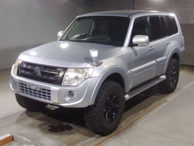 MITSUBISHI PAJERO