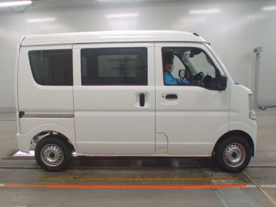 NISSAN CLIPPER VAN