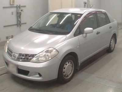 NISSAN TIIDA LATIO