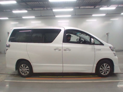 TOYOTA VELLFIRE HYBRID