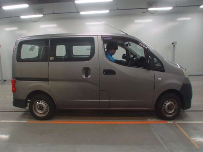 NISSAN NV200 VANETTE VAN