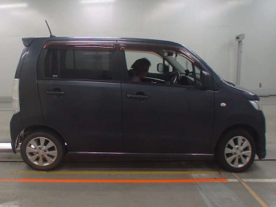 SUZUKI WAGON R STINGRAY