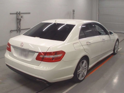 MERCEDES BENZ E CLASS