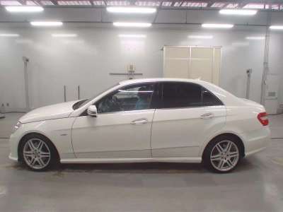 MERCEDES BENZ E CLASS
