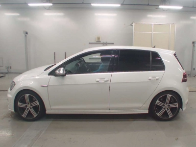 VOLKSWAGEN GOLF R