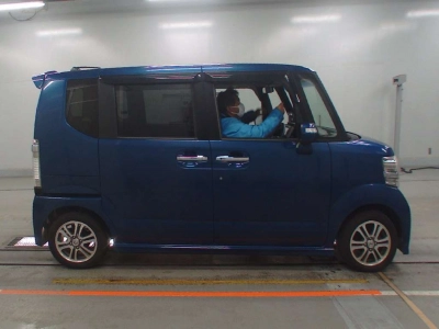 HONDA N BOX CUSTOM
