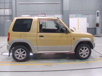 MITSUBISHI PAJERO MINI