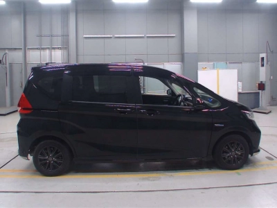 HONDA FREED + HYBRID