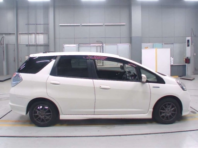 HONDA FIT SHUTTLE HYBRID