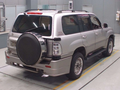 TOYOTA LAND CRUISER 100