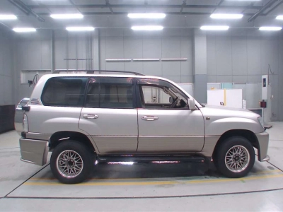 TOYOTA LAND CRUISER 100